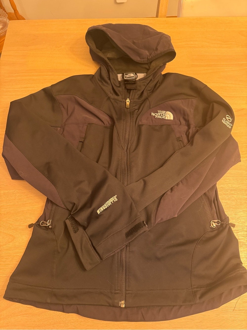 The North Face Summit Series Windstopper Softshell Jacket Womens medium